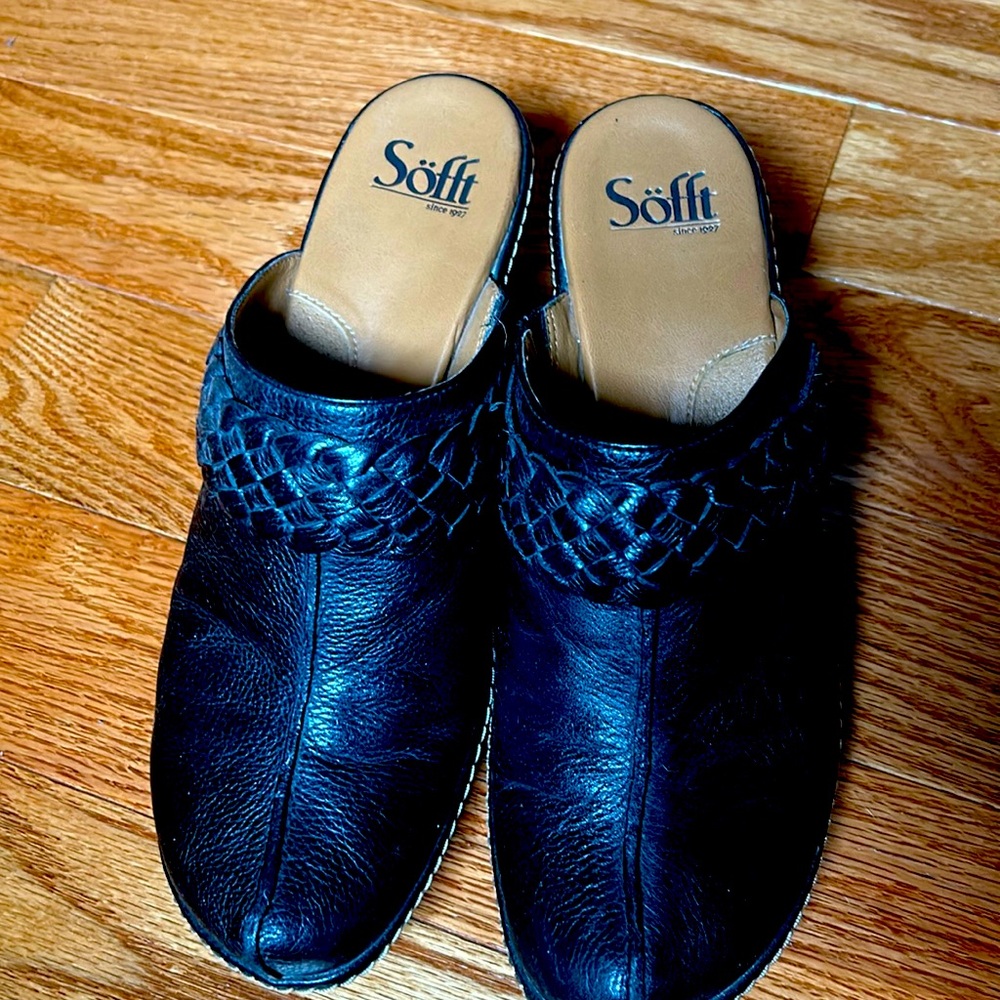 Sofft Clogs Size 9.5 - image 1